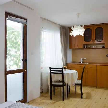 Mikra Къща за гости 3*